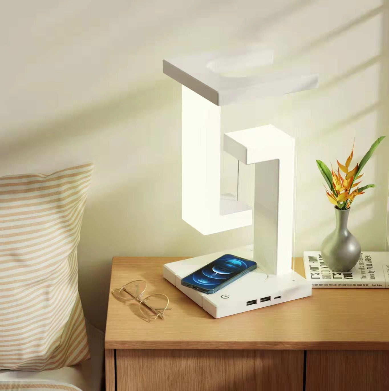 Floating Wireless Charging Lamp: Home & Bedroom Innovation